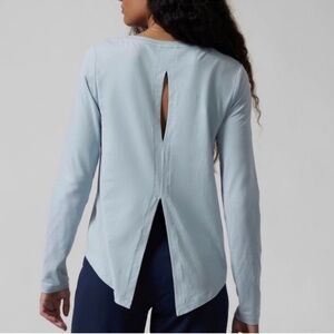 Athleta Blue Long Sleeve Keyhole Back Top Women’s Small Workout Casual